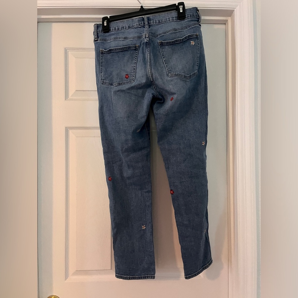 Gap girlfriend jeans with flower stitching. Size 29.